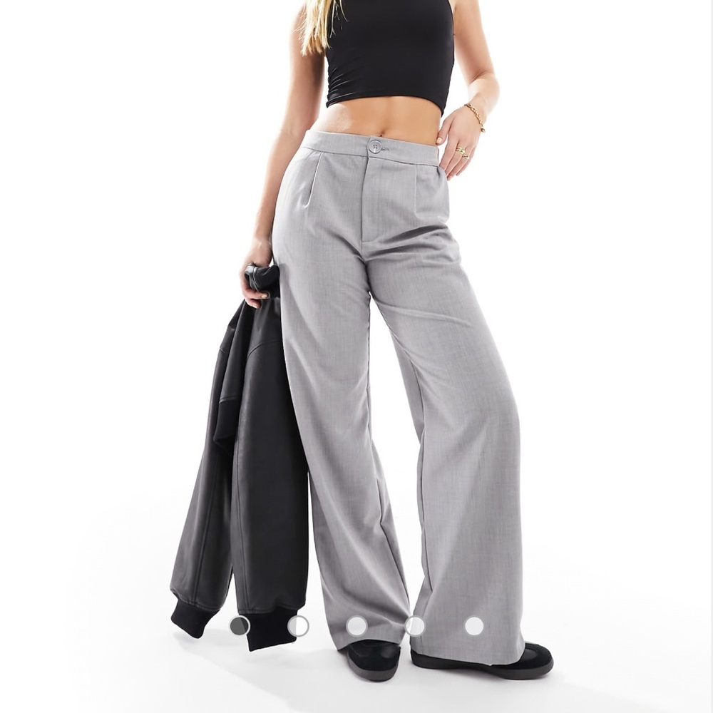 Stradivarius Gray Wide-Leg Pants for Effortless Elegance